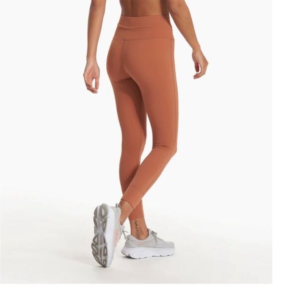 Vuori Daily Legging Size XS - Picture 2 of 10